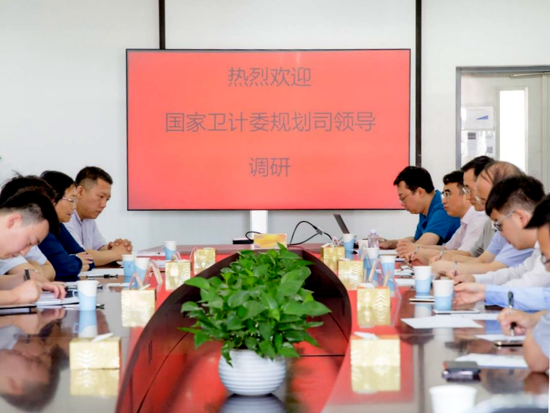 簡訊：衛(wèi)生計(jì)生委侯巖司長調(diào)研康博刀